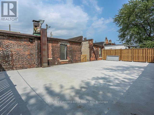 2065 Dundas Street W, Toronto, Ontario  M6R 1W8 - Photo 32 - W12953376