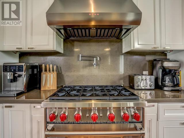 2065 Dundas Street W, Toronto, Ontario  M6R 1W8 - Photo 6 - W12953376