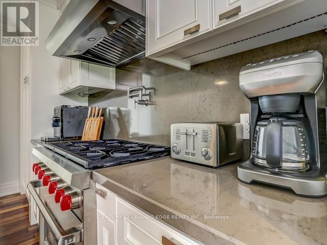 2065 Dundas Street W, Toronto, Ontario  M6R 1W8 - Photo 7 - W12953376