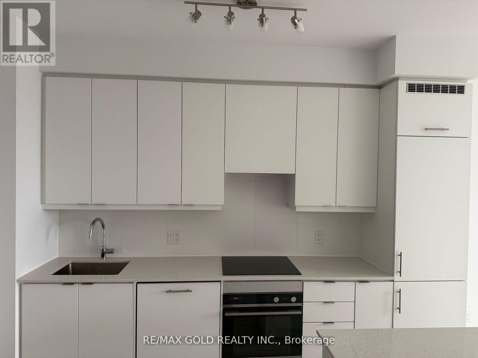 3903 - 30 Elm Drive W, Mississauga, Ontario  L5B 0N6 - Photo 14 - W12953382