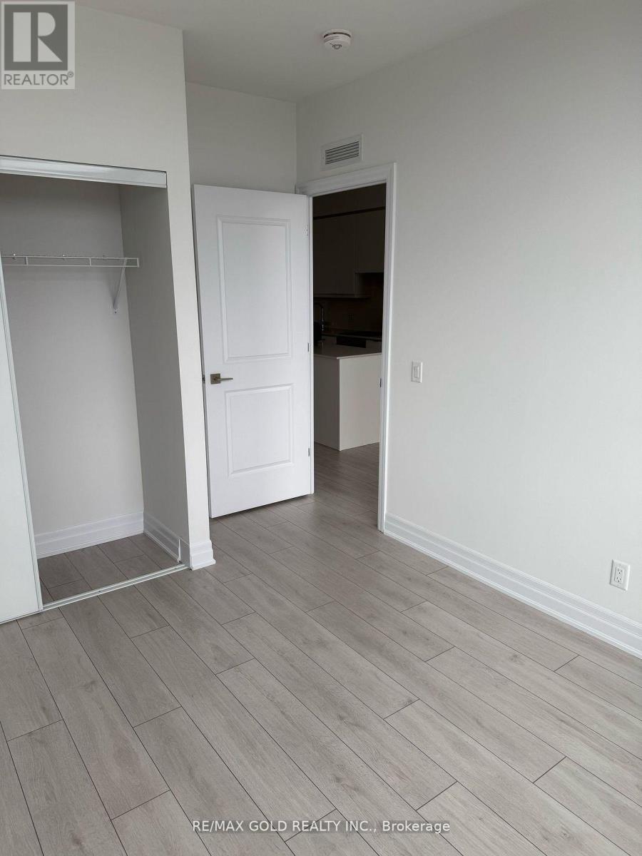 3903 - 30 Elm Drive W, Mississauga, Ontario  L5B 0N6 - Photo 9 - W12953382