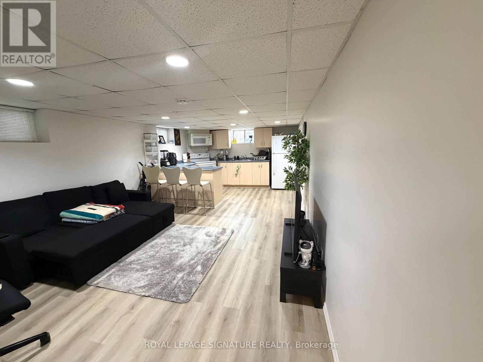 Ll - 43 St George Street, Toronto, Ontario  M8Z 3Y6 - Photo 10 - W12953410