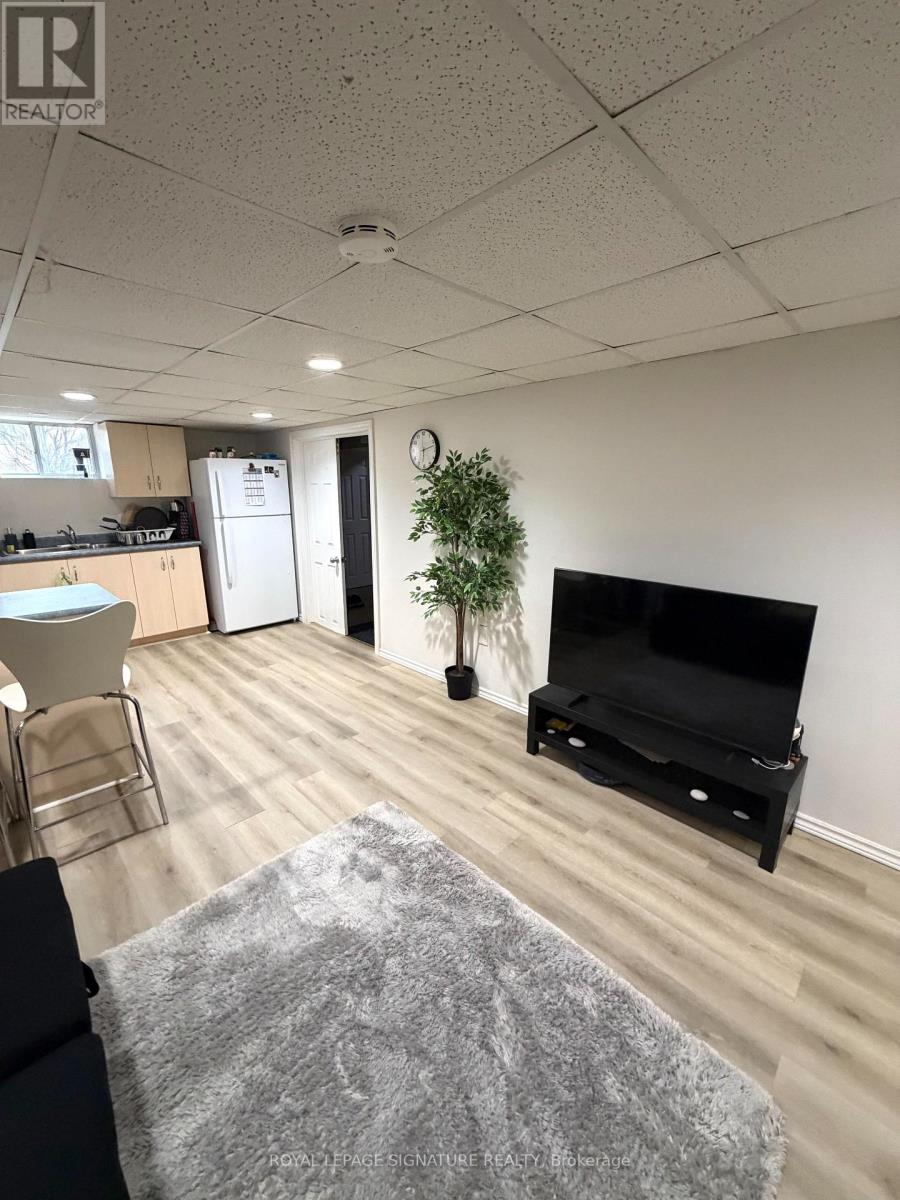 Ll - 43 St George Street, Toronto, Ontario  M8Z 3Y6 - Photo 12 - W12953410