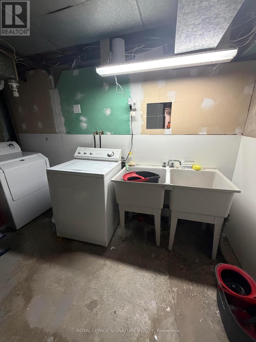 Ll - 43 St George Street, Toronto, Ontario  M8Z 3Y6 - Photo 13 - W12953410