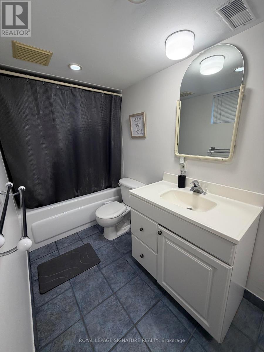 Ll - 43 St George Street, Toronto, Ontario  M8Z 3Y6 - Photo 8 - W12953410