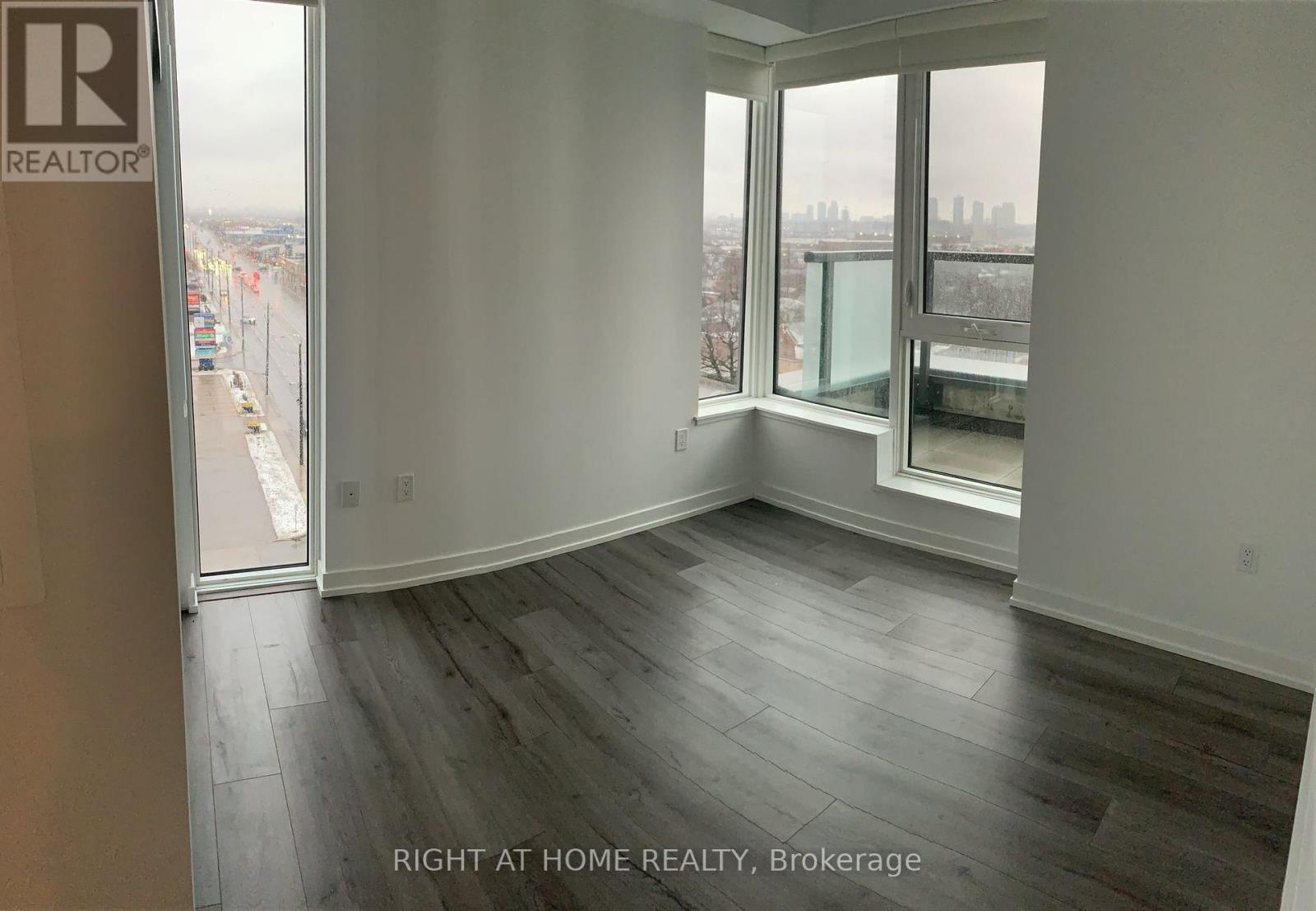 902 - 1195 The Queensway, Toronto, Ontario  M8Z 0H1 - Photo 5 - W12953436