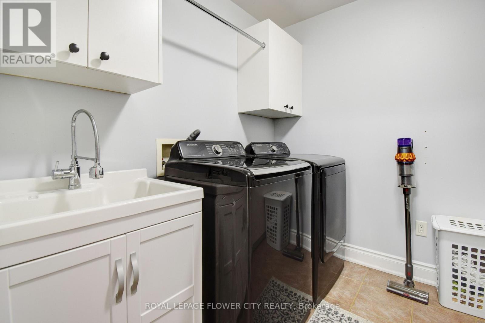 837 Cousens Terrace, Milton, Ontario  L9T 0G1 - Photo 38 - W12953472