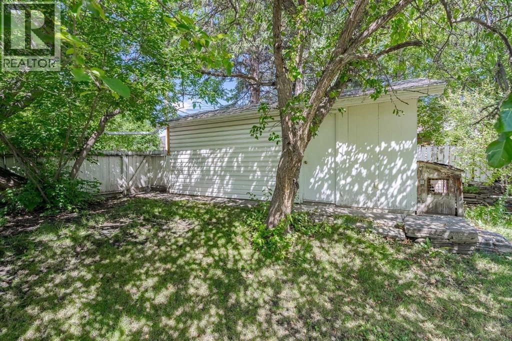 3152 Blakiston Drive NW, Calgary, Alberta  T2L 1L8 - Photo 21 - A2279381