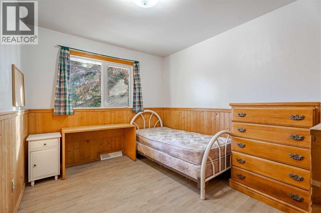 3152 Blakiston Drive NW, Calgary, Alberta  T2L 1L8 - Photo 10 - A2279381