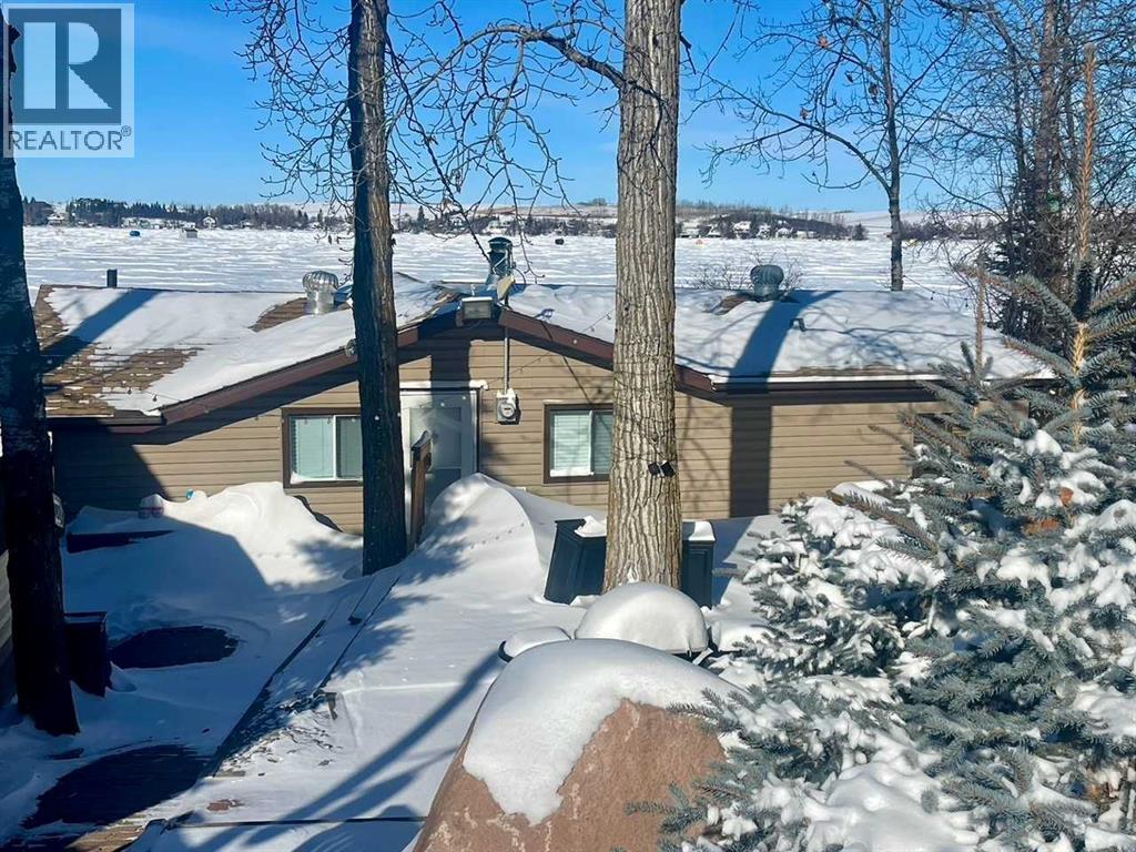 38 Squirrel Cove, Rural Wainwright No. 61, Alberta  T9W 1C4 - Photo 2 - A2296950