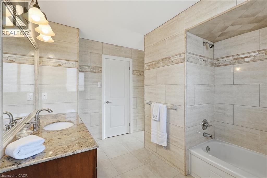 288 Eastdale Boulevard, Stoney Creek, Ontario  L8E 3P4 - Photo 21 - 40816764