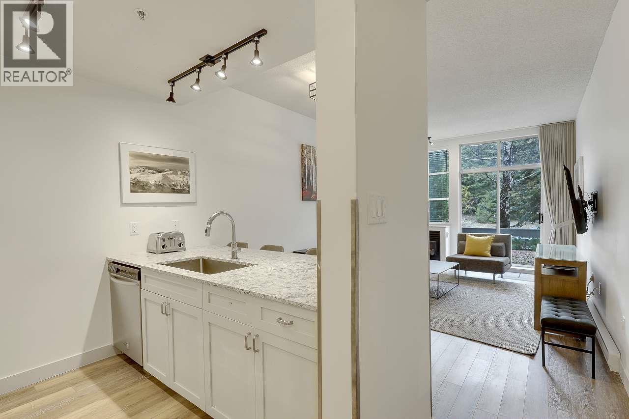 110/111 4573 Chateau Boulevard, Whistler, British Columbia  V0N 1B4 - Photo 12 - R3106144