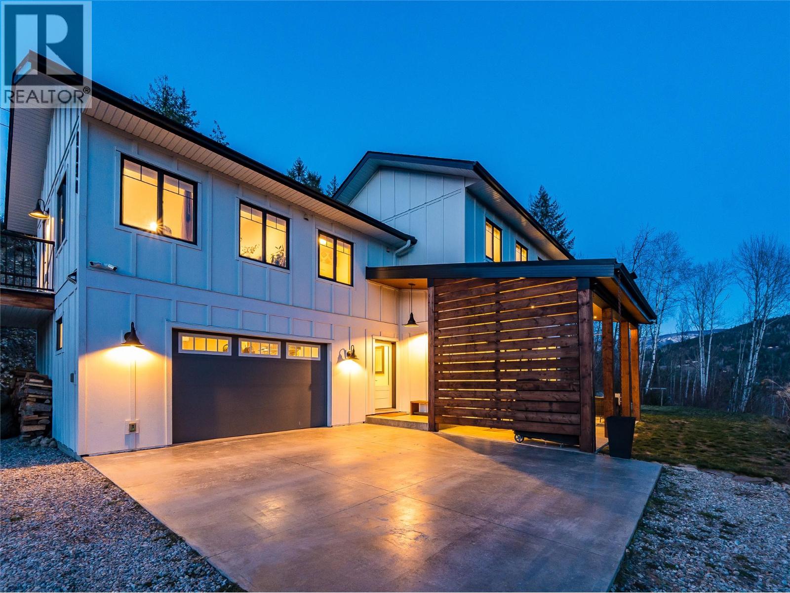 5758 Rocky Road, Nelson, British Columbia V1L 6Y4 - Photo 3 - 10380931