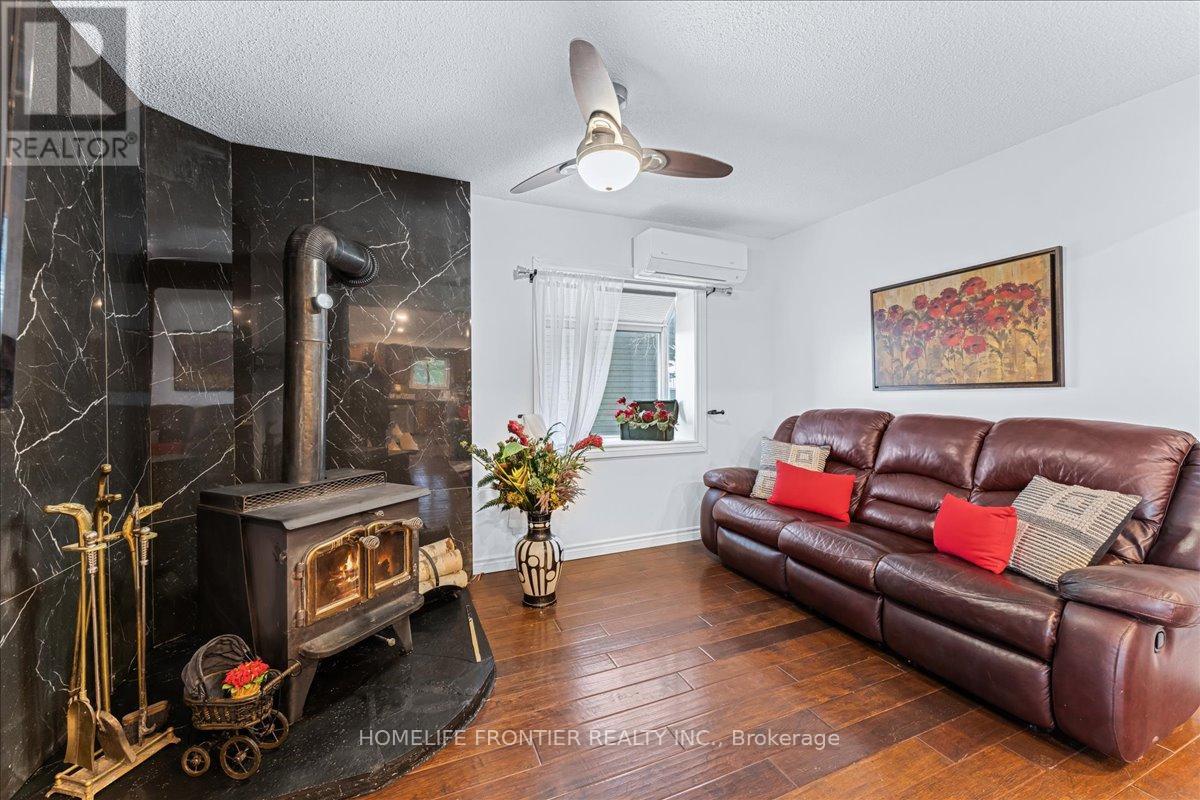 6 Lakeview Park Road, Kawartha Lakes, Ontario  K0M 1G0 - Photo 12 - X12953374