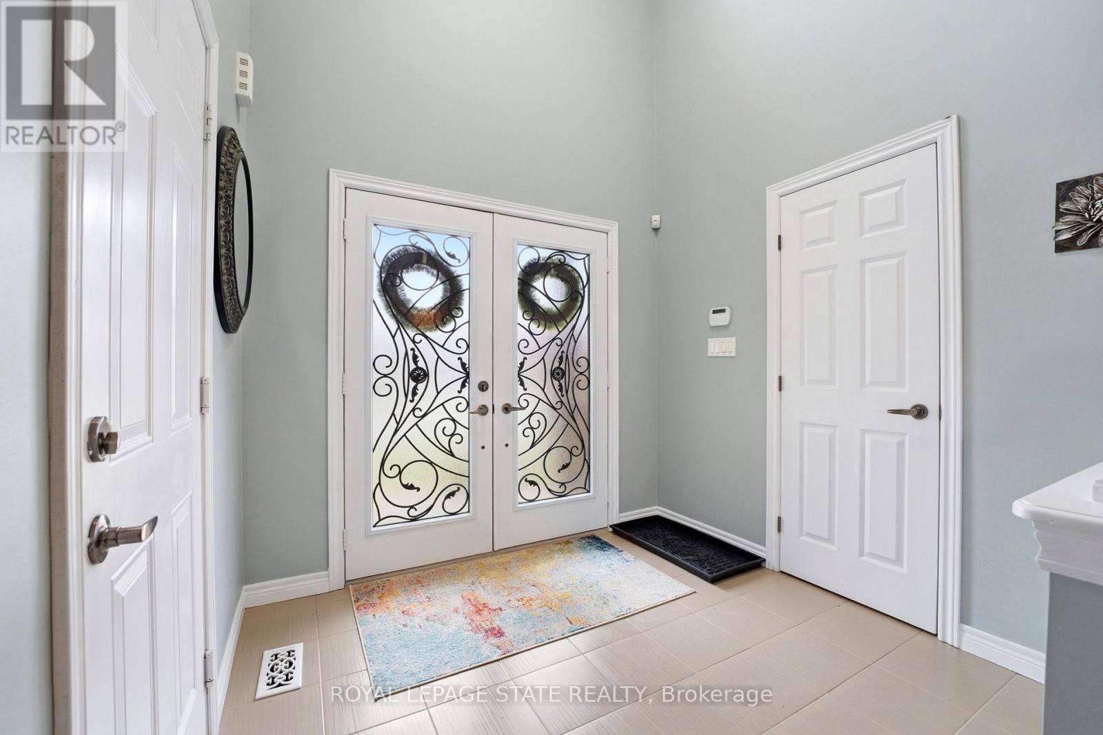 23 Garinger Crescent, Hamilton, Ontario  L0R 1C0 - Photo 3 - X12953380