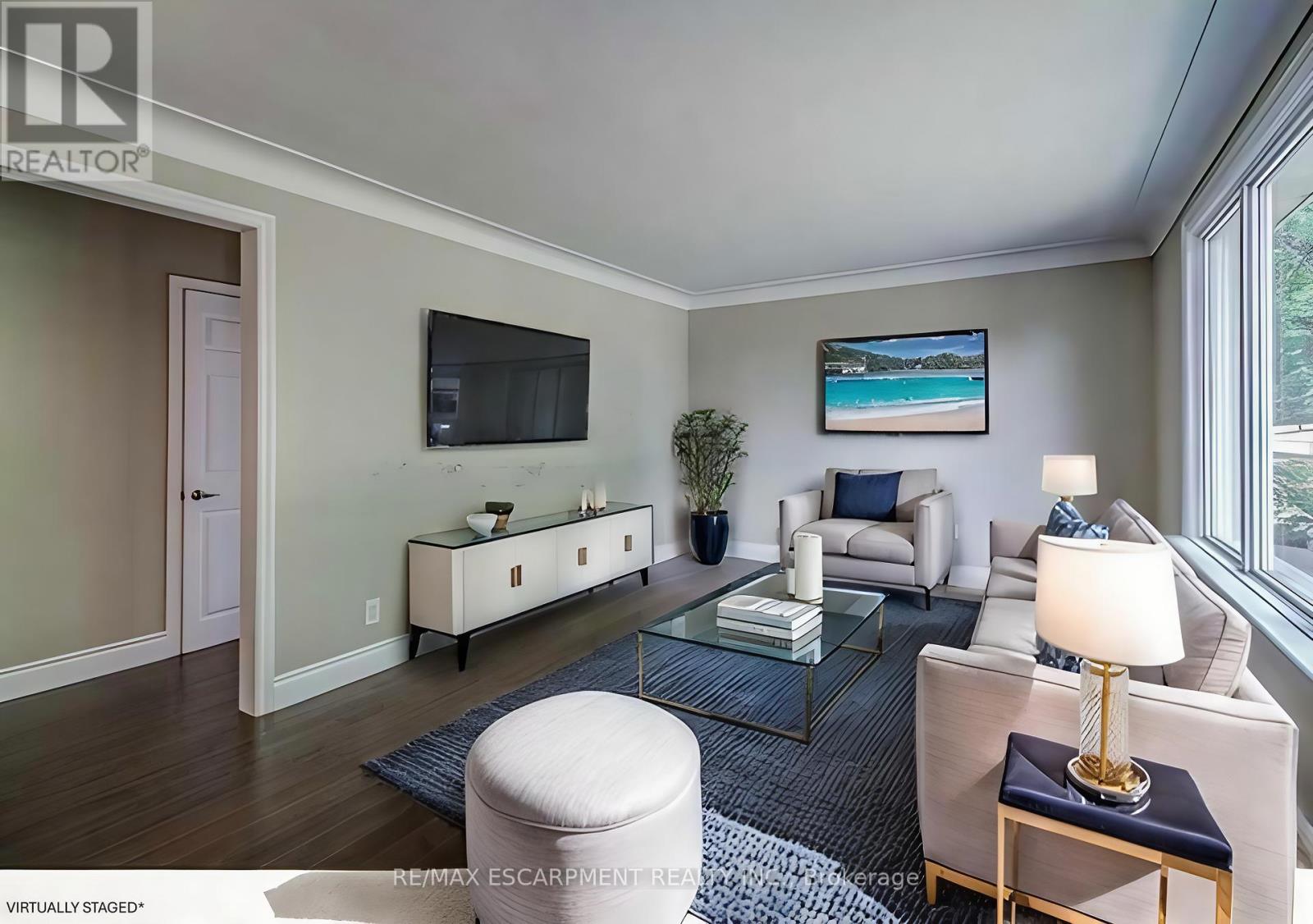 UPPER - 137 MANNING AVENUE, Hamilton, Ontario