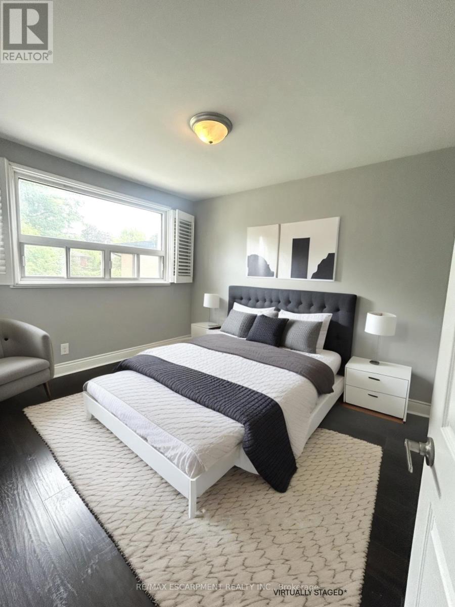 Upper - 137 Manning Avenue, Hamilton, Ontario  L9A 3E8 - Photo 4 - X12953414