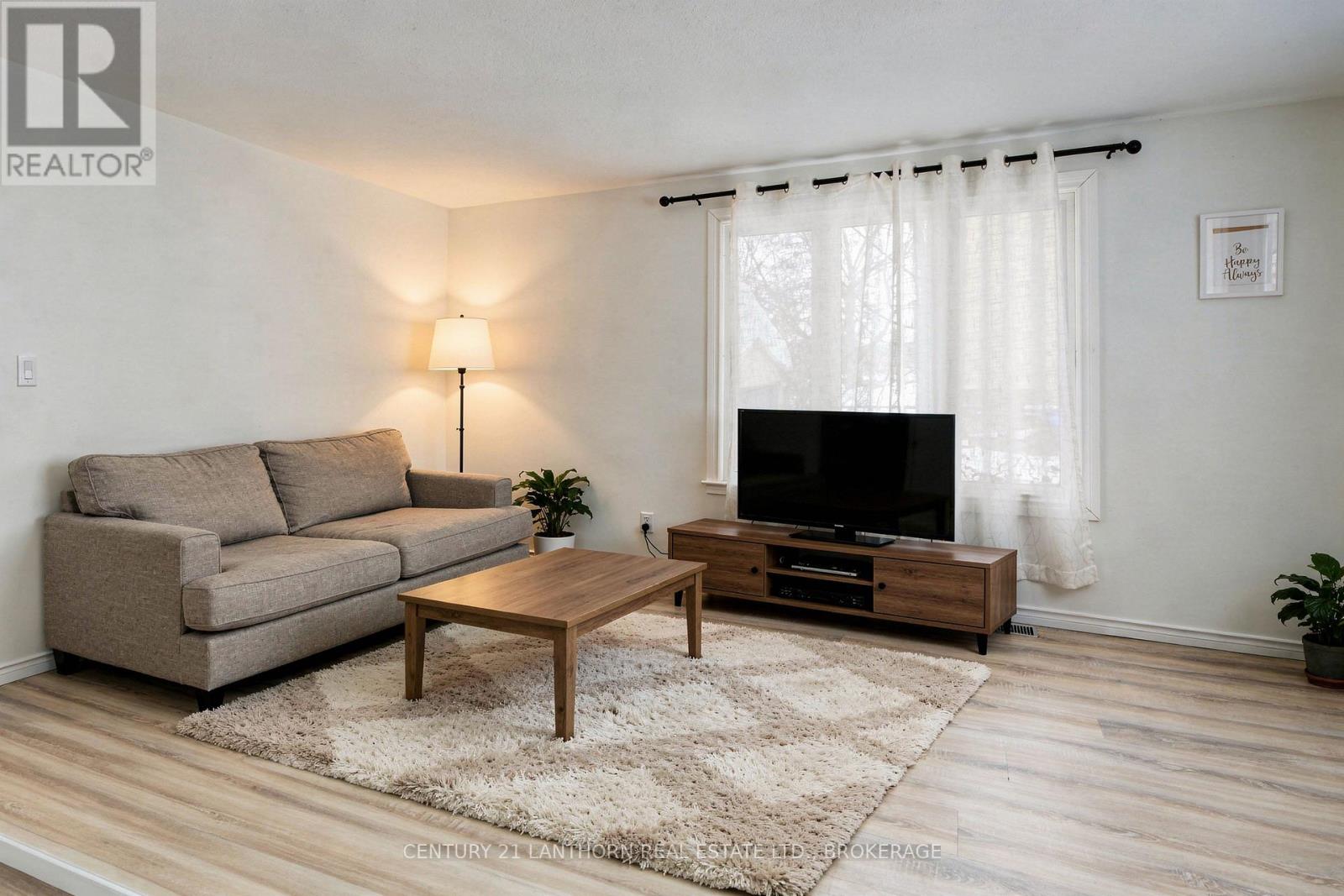 6 Woodstone Crescent, Kingston, Ontario  K7M 6K9 - Photo 10 - X12768992