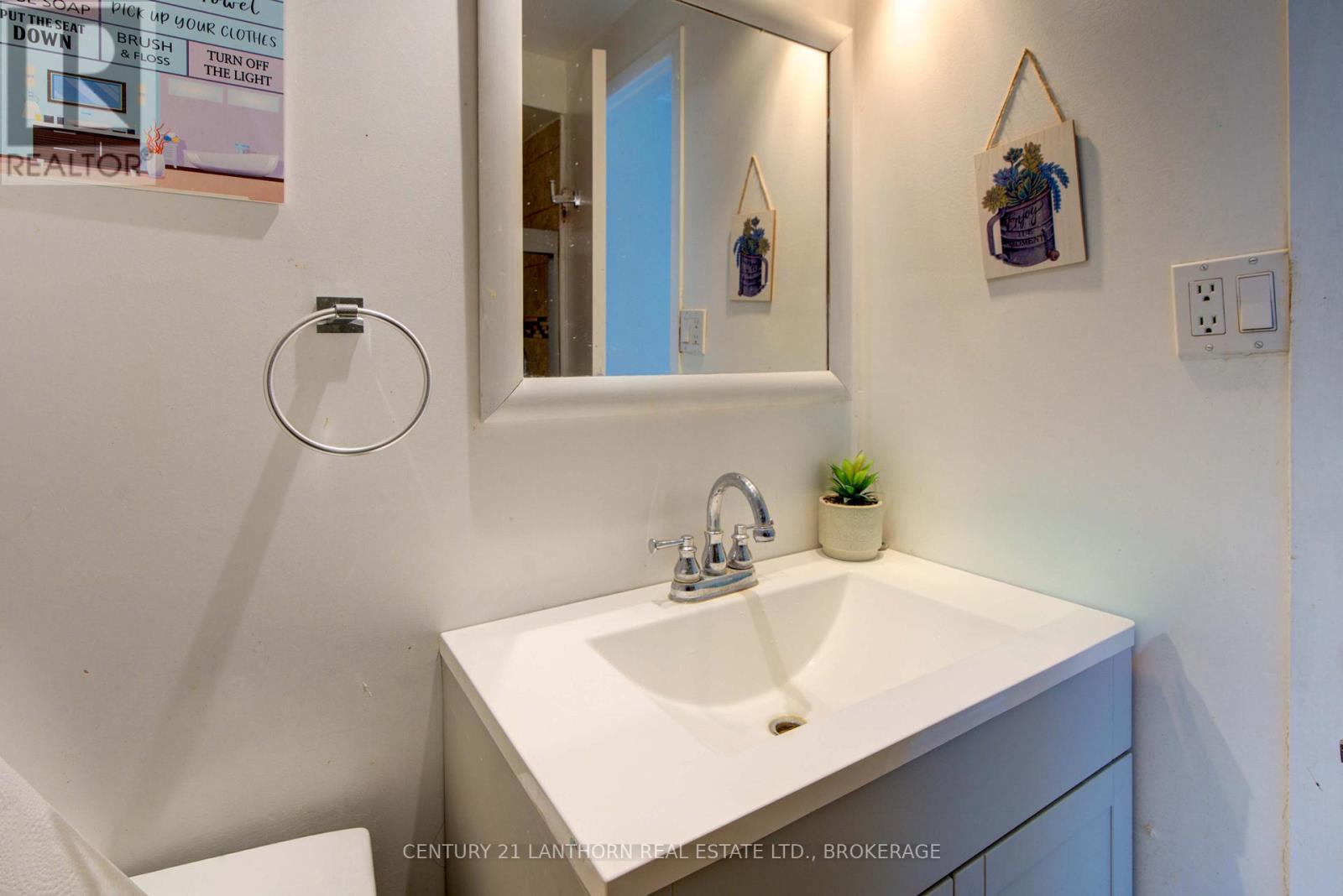 6 Woodstone Crescent, Kingston, Ontario  K7M 6K9 - Photo 22 - X12768992