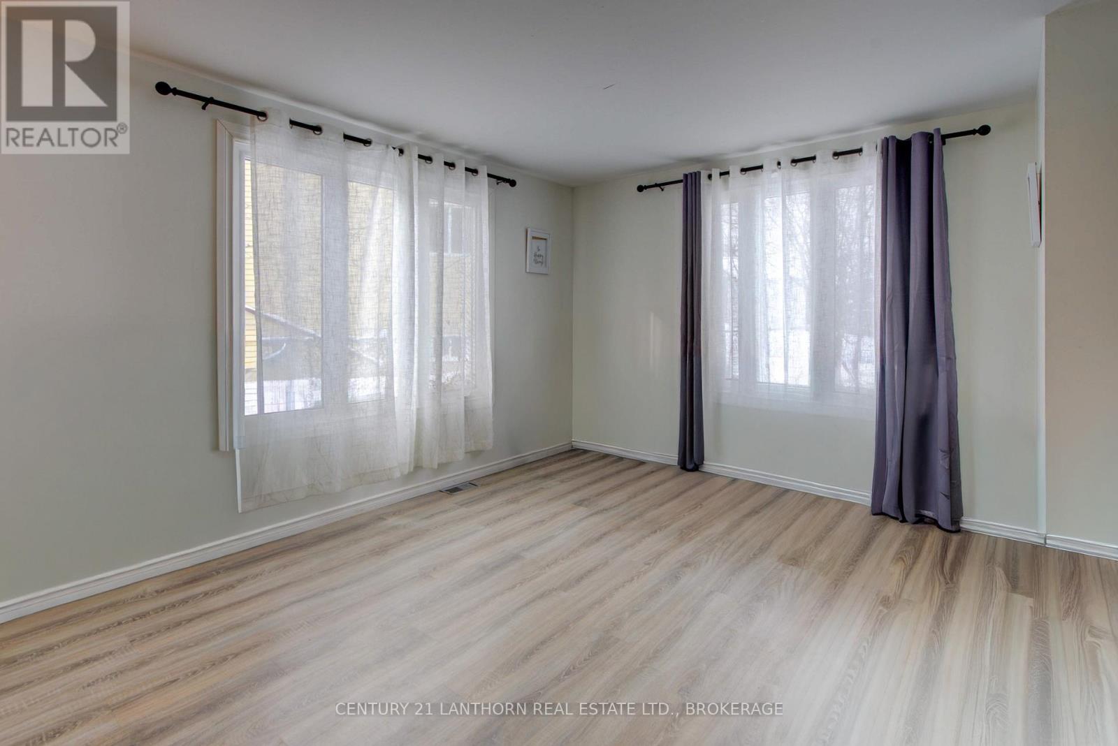 6 Woodstone Crescent, Kingston, Ontario  K7M 6K9 - Photo 7 - X12768992