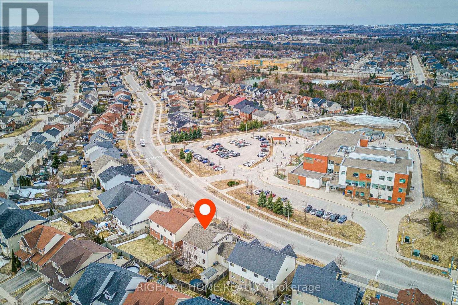 79 The Queensway Way, Barrie, Ontario  L4M 7J3 - Photo 4 - S12952022