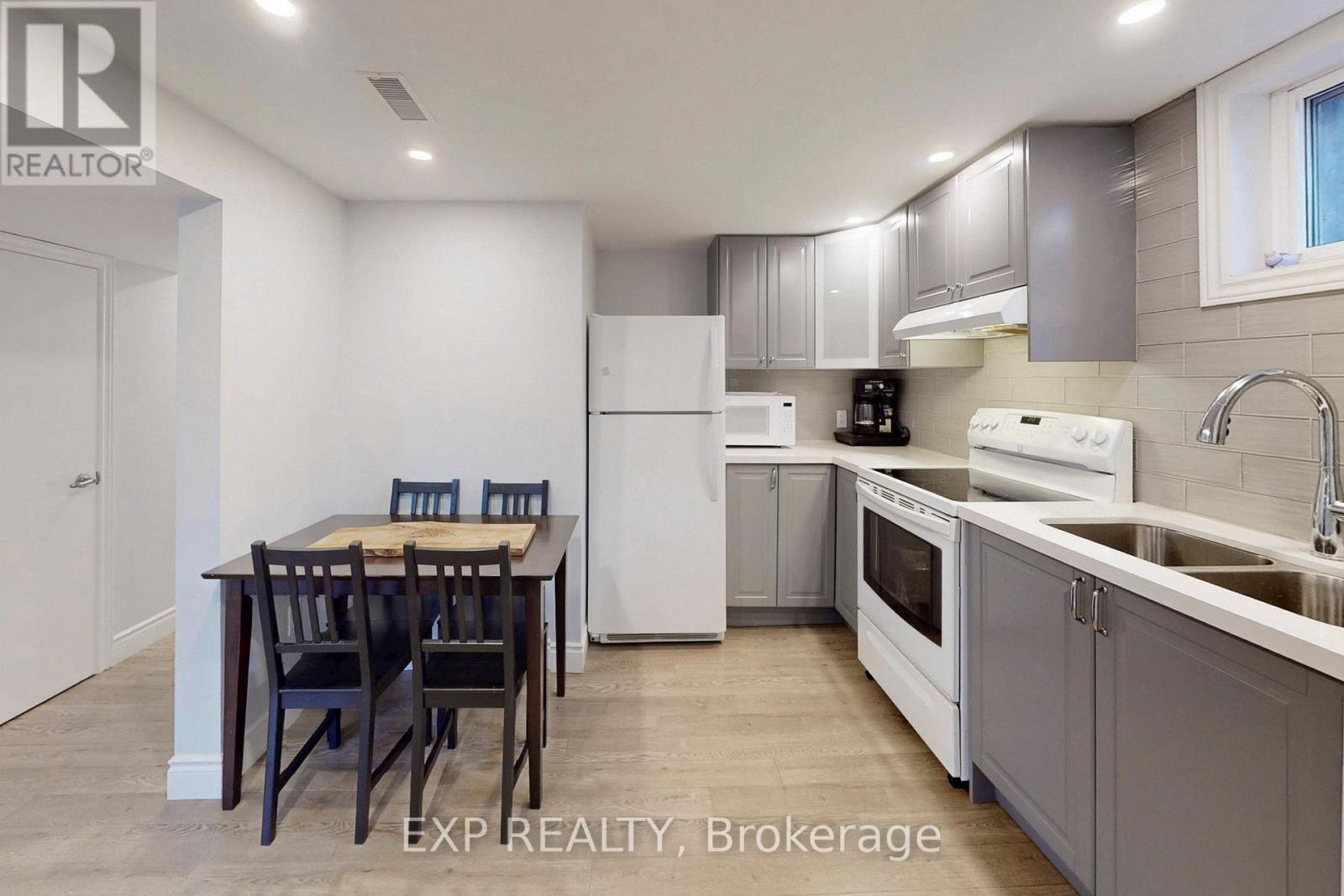 25 Mcmanus Road, Toronto, Ontario  M9P 2J9 - Photo 22 - W12949850