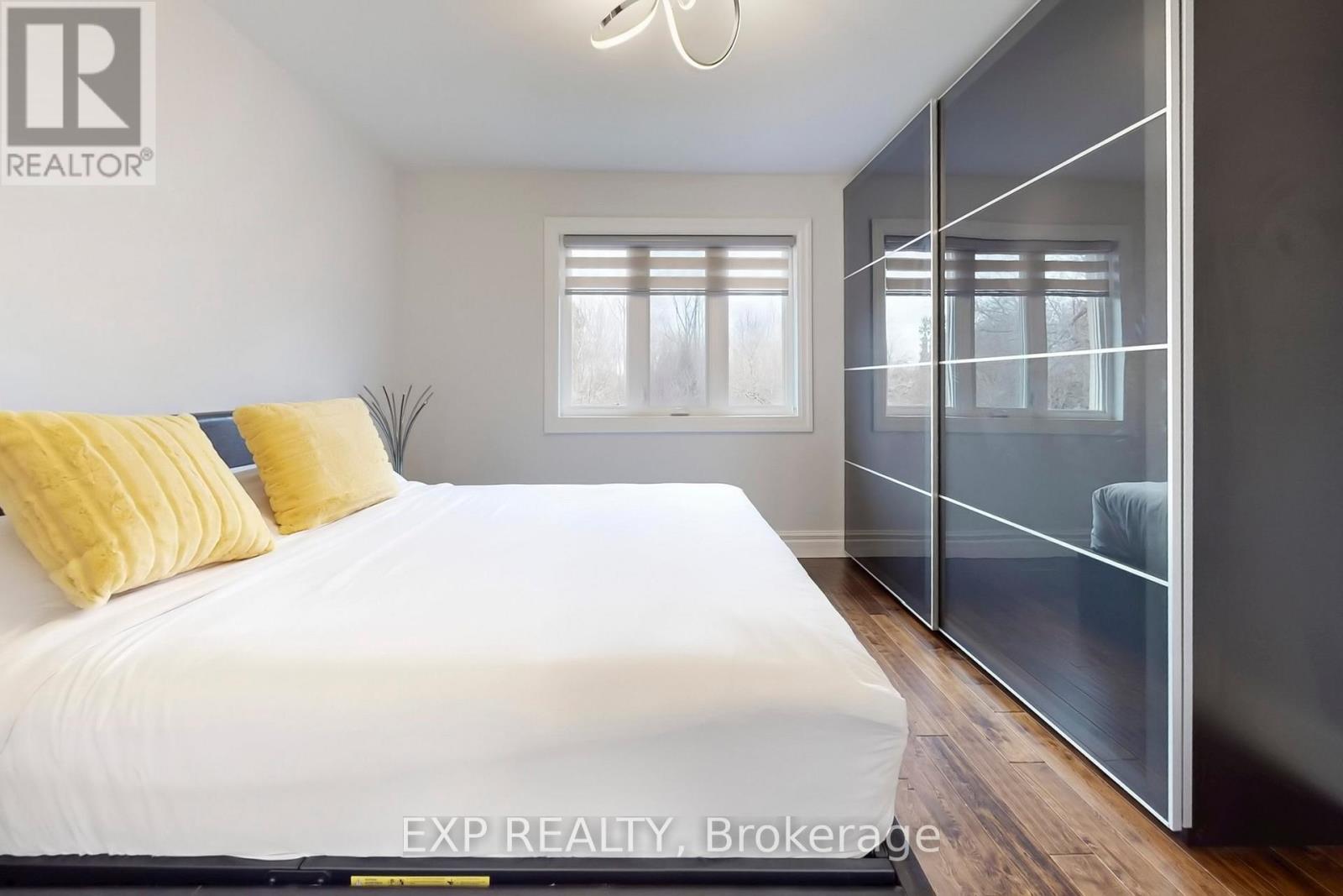 25 Mcmanus Road, Toronto, Ontario  M9P 2J9 - Photo 15 - W12949850