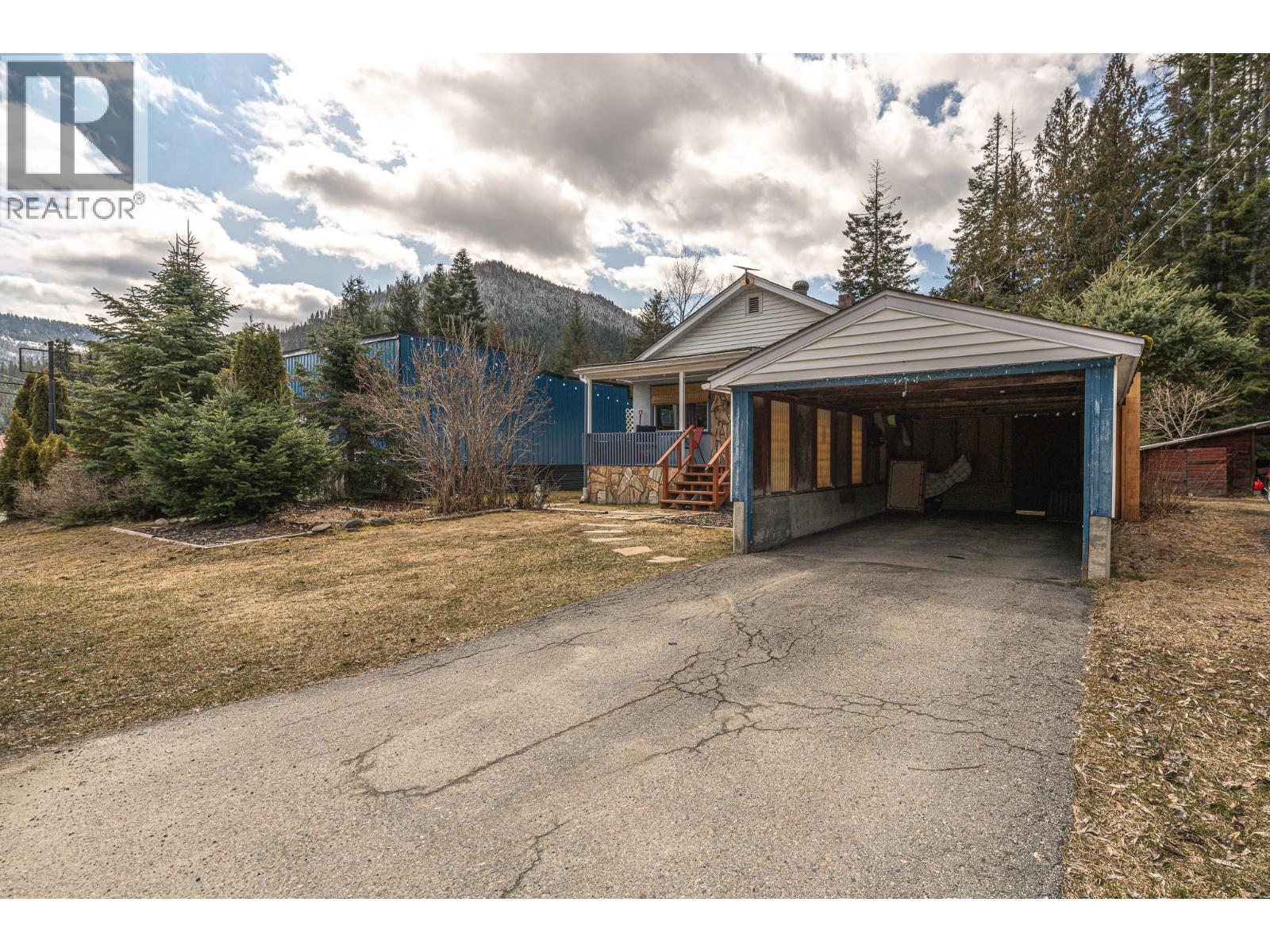 6910 1st Avenue, Ymir, British Columbia  V0G 2K0 - Photo 33 - 10380617