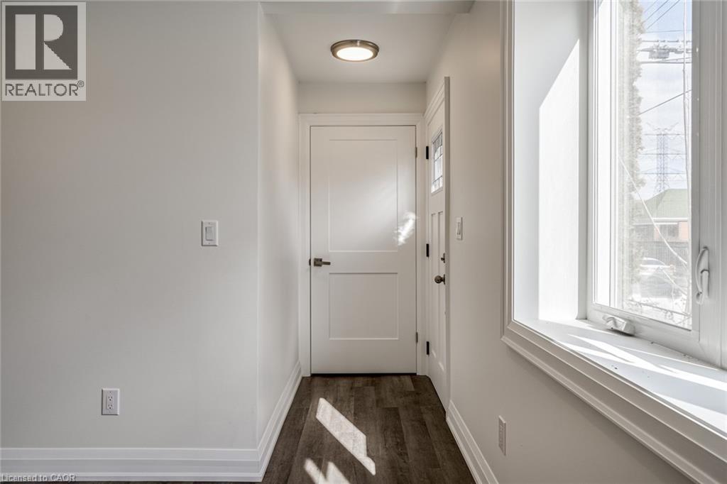 395 Paling Avenue N, Hamilton, Ontario  K8H 5K1 - Photo 4 - 40817469