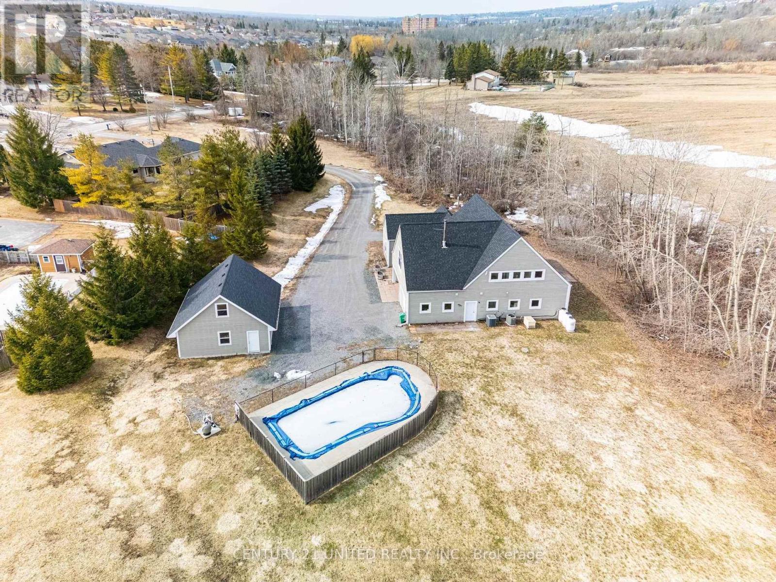 590 MANIECE AVENUE, Peterborough, Ontario