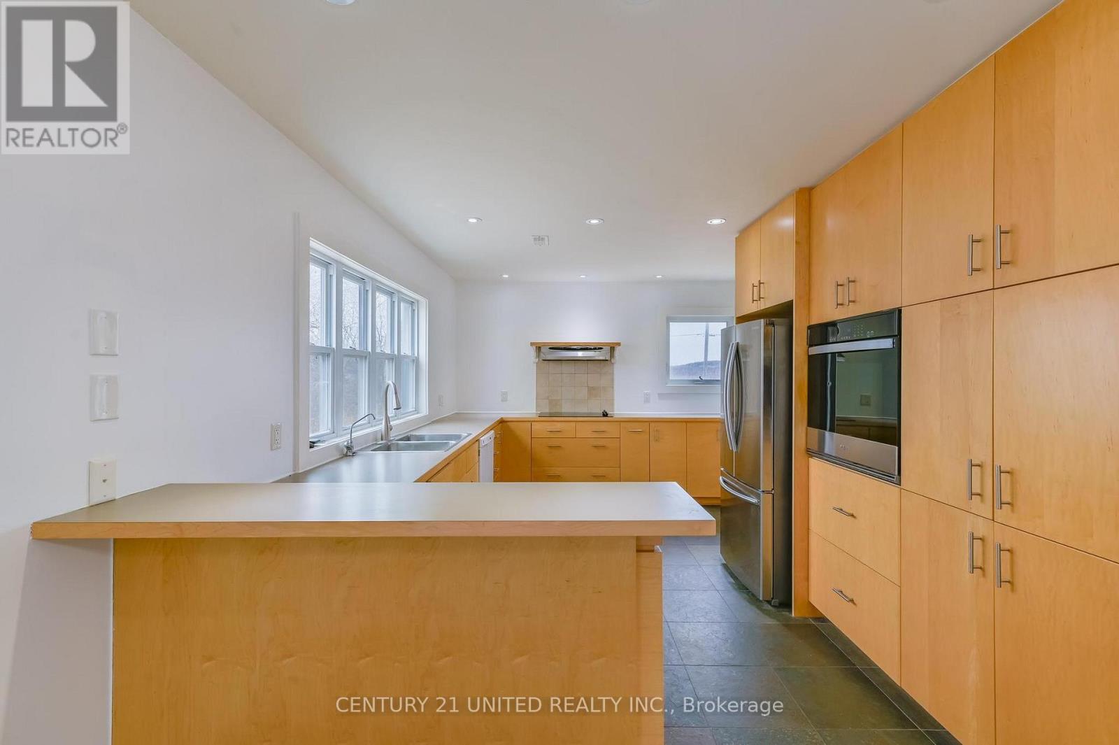 590 Maniece Avenue, Peterborough, Ontario  K9J 6X9 - Photo 13 - X12953580