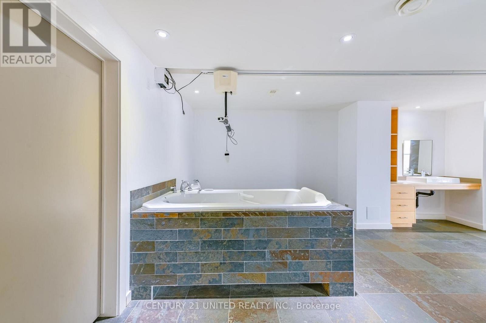 590 Maniece Avenue, Peterborough, Ontario  K9J 6X9 - Photo 24 - X12953580