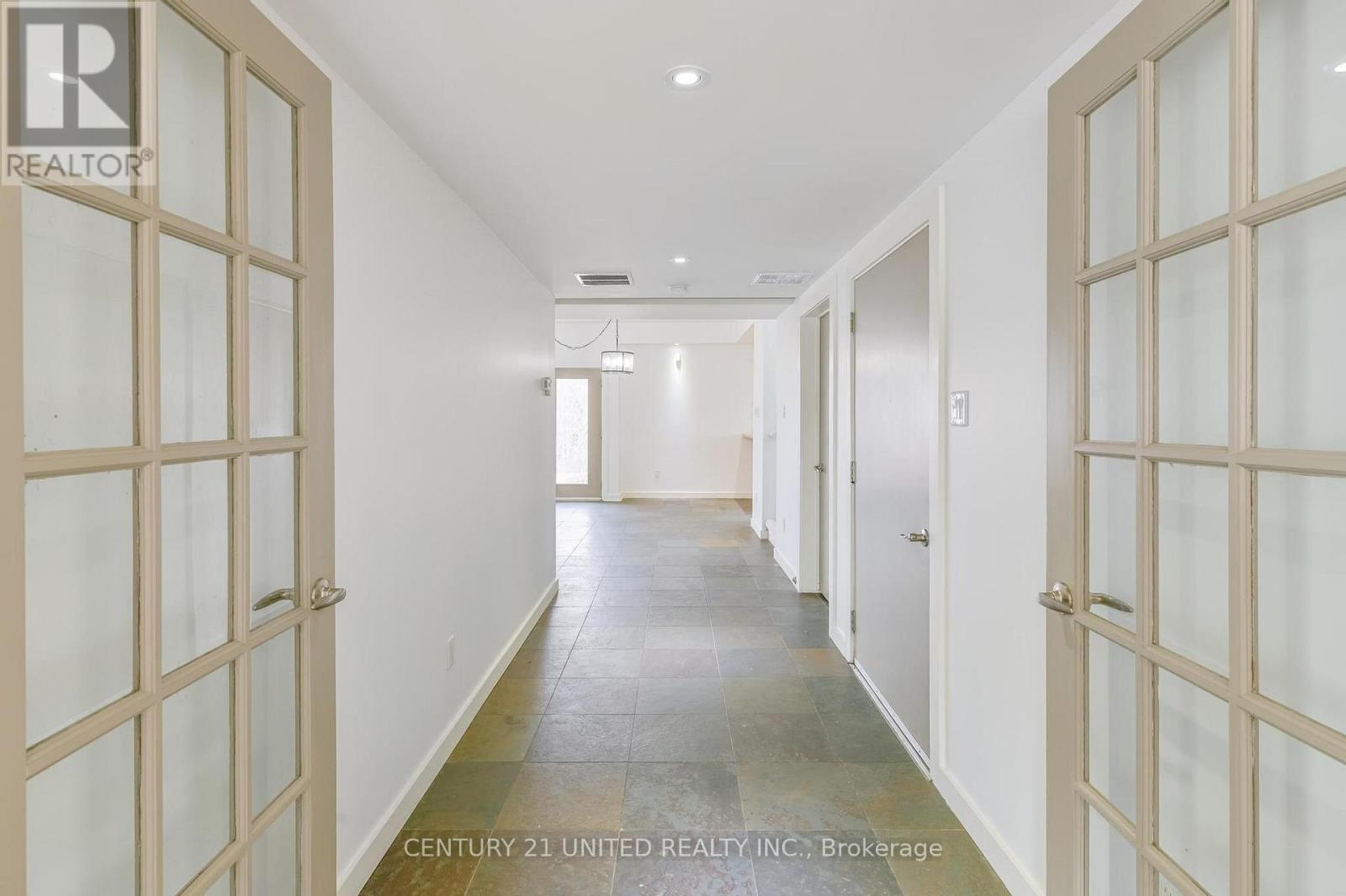 590 Maniece Avenue, Peterborough, Ontario  K9J 6X9 - Photo 4 - X12953580