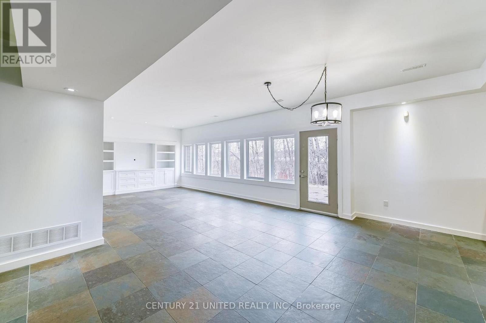 590 Maniece Avenue, Peterborough, Ontario  K9J 6X9 - Photo 5 - X12953580