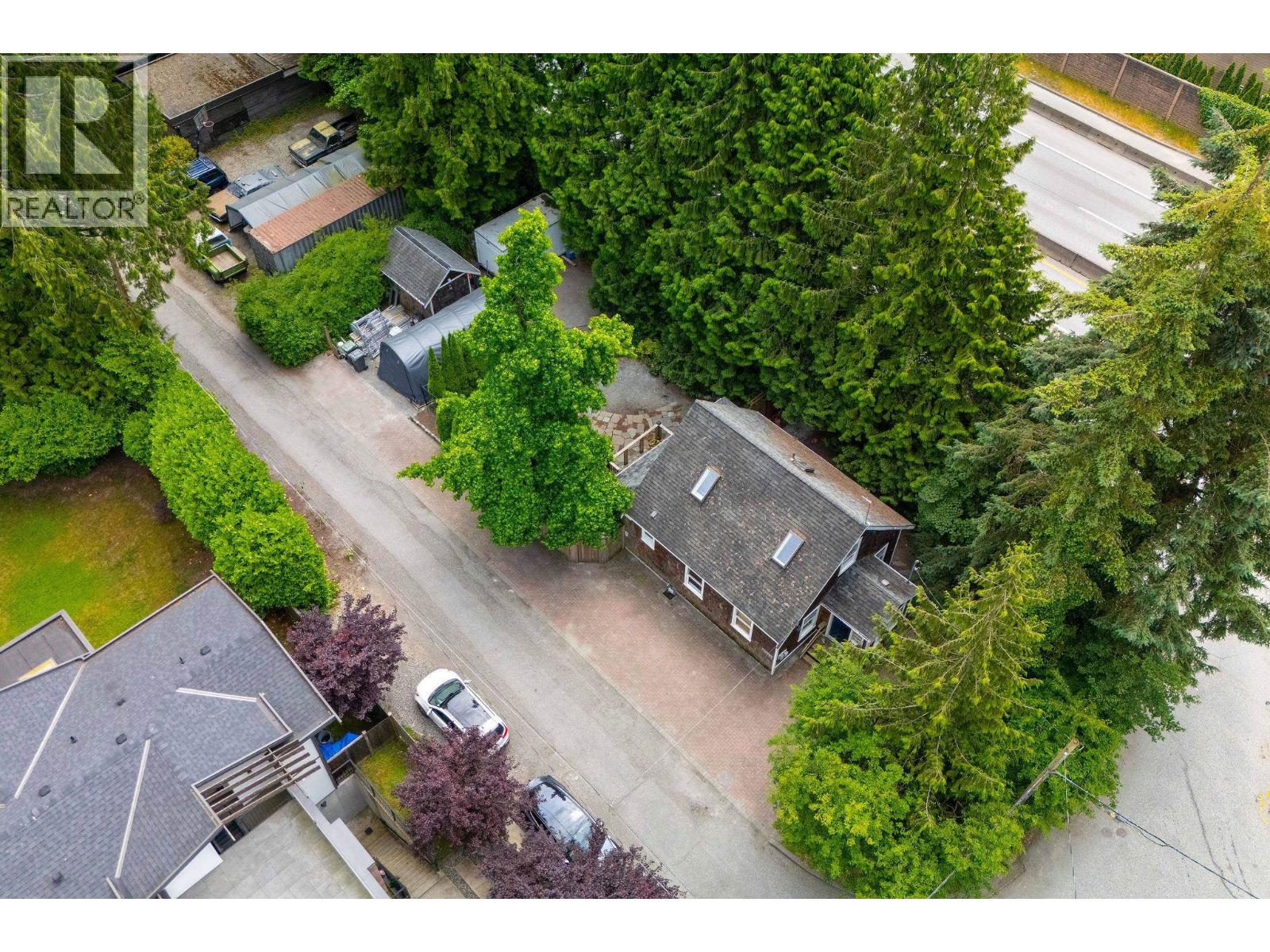 1075 Gladwin Drive, North Vancouver, British Columbia  V7R 1A1 - Photo 24 - R3072274