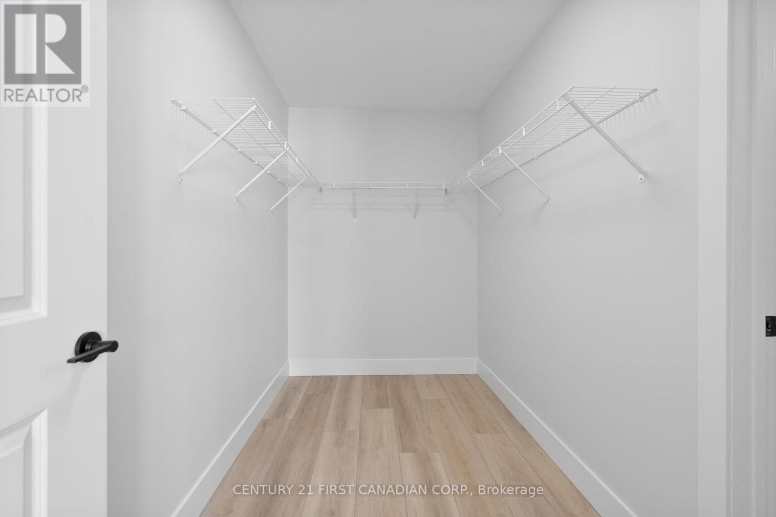 29 Sheldabren Street, North Middlesex, Ontario  N0M 1A0 - Photo 21 - X12953558