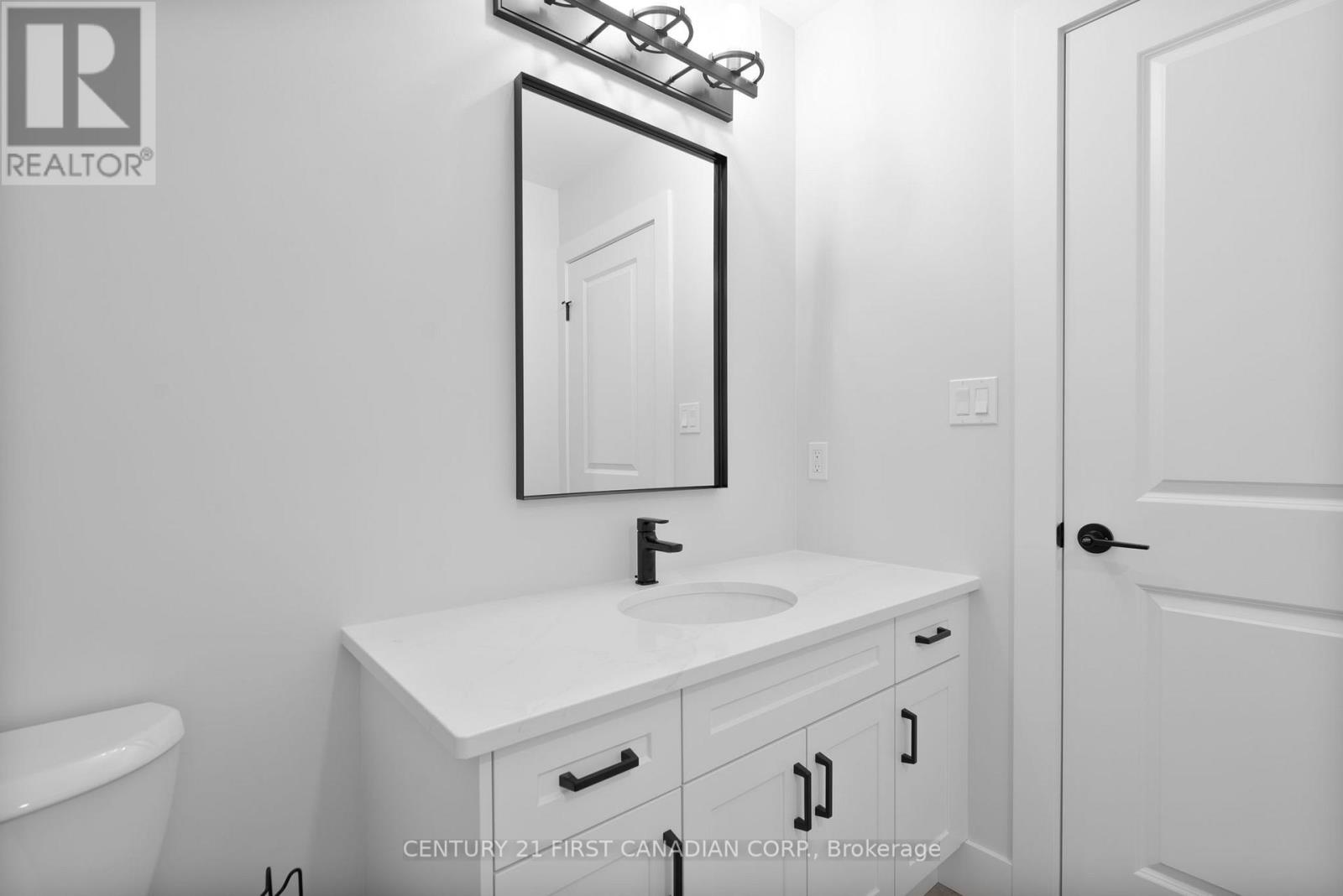 29 Sheldabren Street, North Middlesex, Ontario  N0M 1A0 - Photo 6 - X12953558