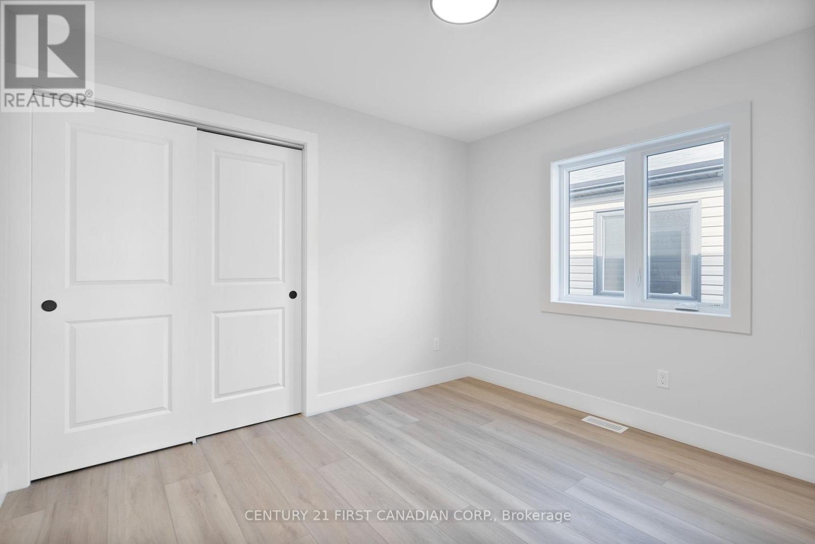 29 Sheldabren Street, North Middlesex, Ontario  N0M 1A0 - Photo 8 - X12953558