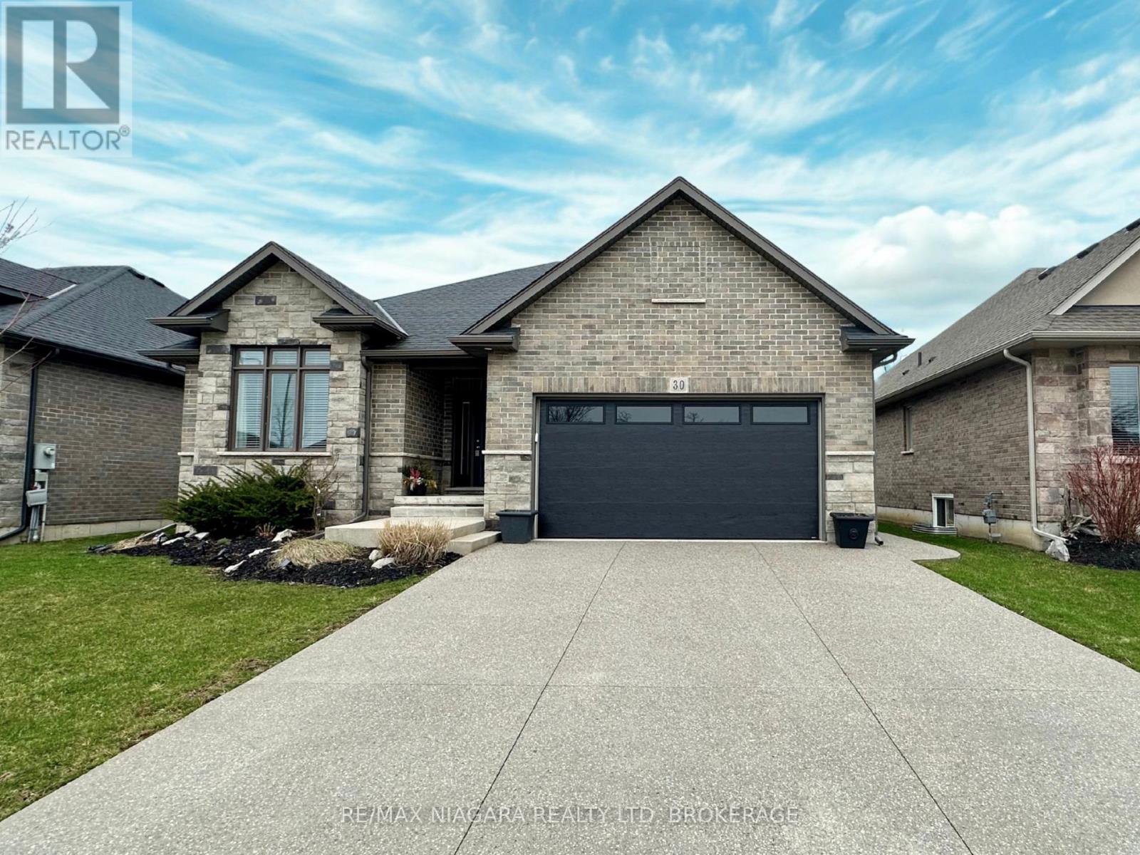 30 RENFIELD STREET, Port Colborne, Ontario