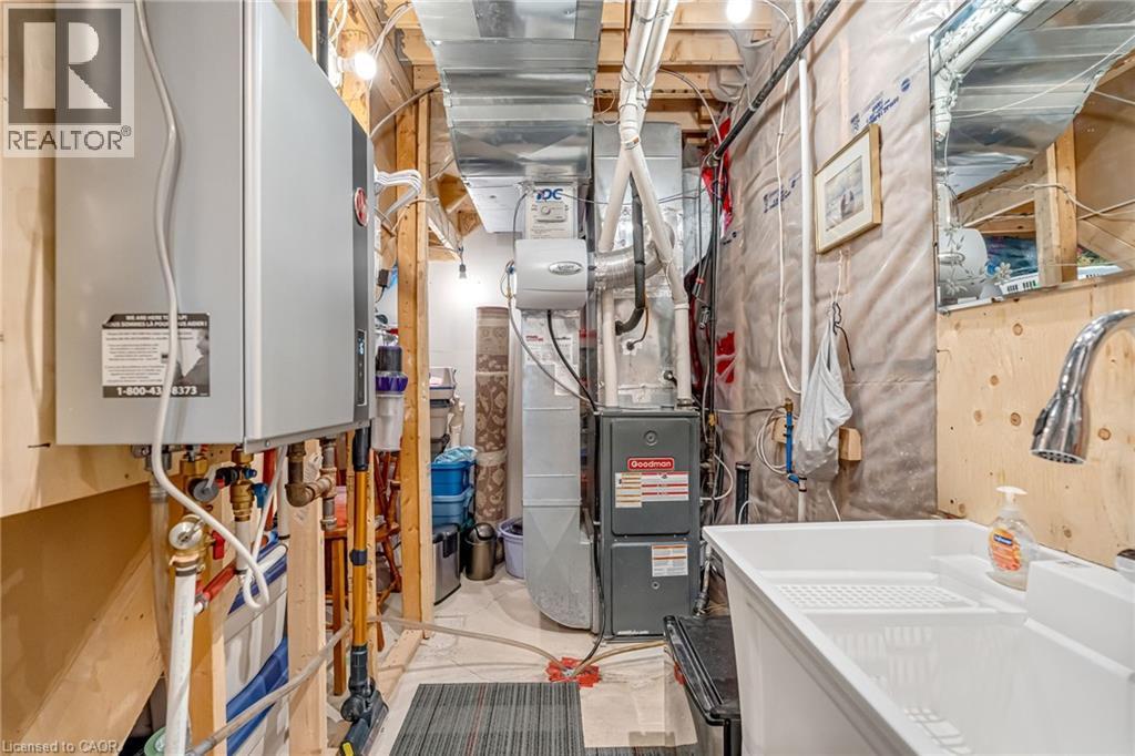 54 Nisbet Boulevard Unit# 16, Waterdown, Ontario  L8B 0Y3 - Photo 35 - 40813490