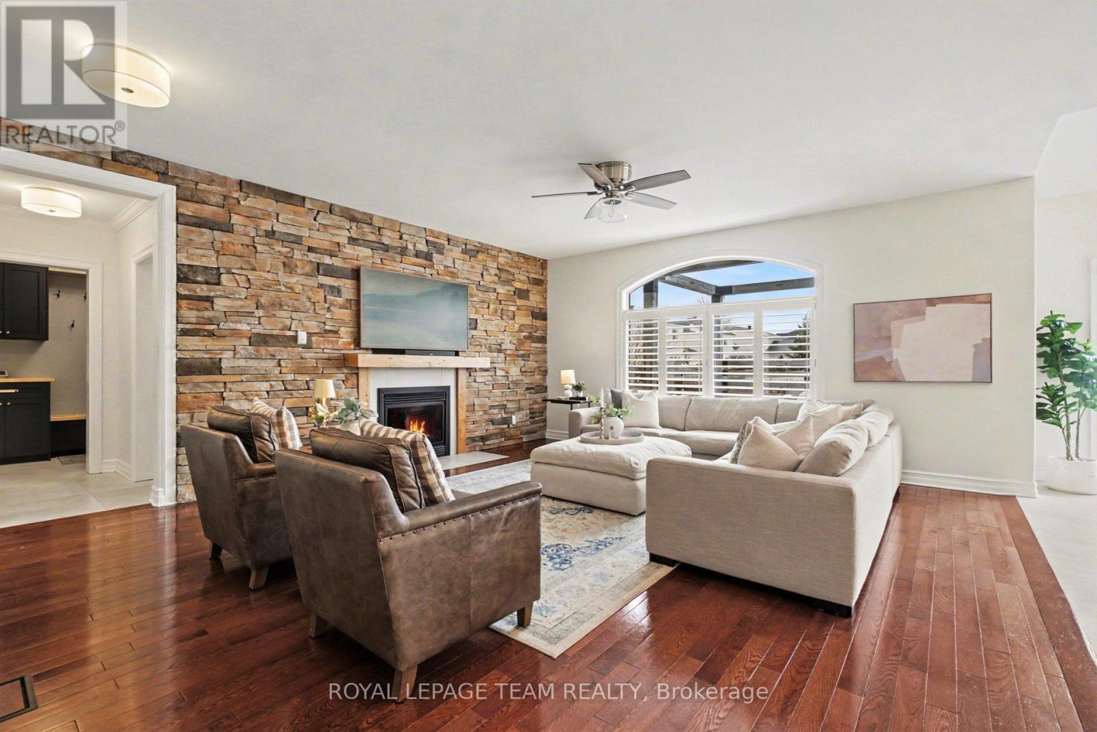 127 Lachaine Street, Russell, Ontario  K0A 1W0 - Photo 10 - X12953508