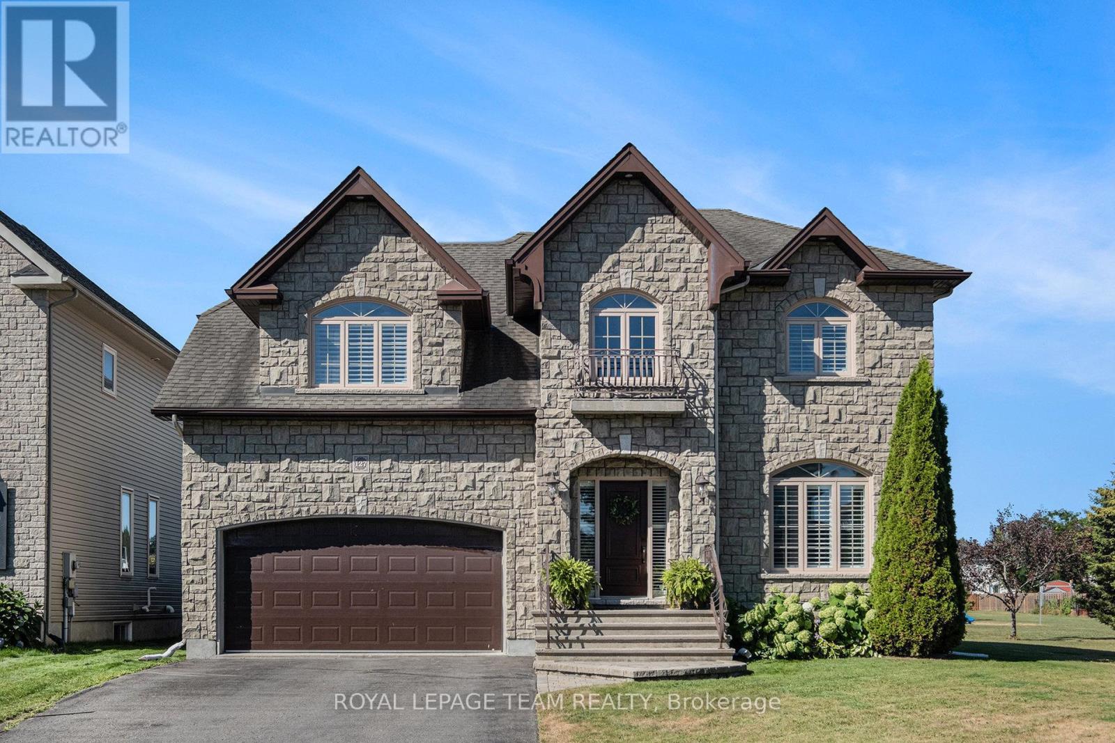 127 Lachaine Street, Russell, Ontario  K0A 1W0 - Photo 2 - X12953508