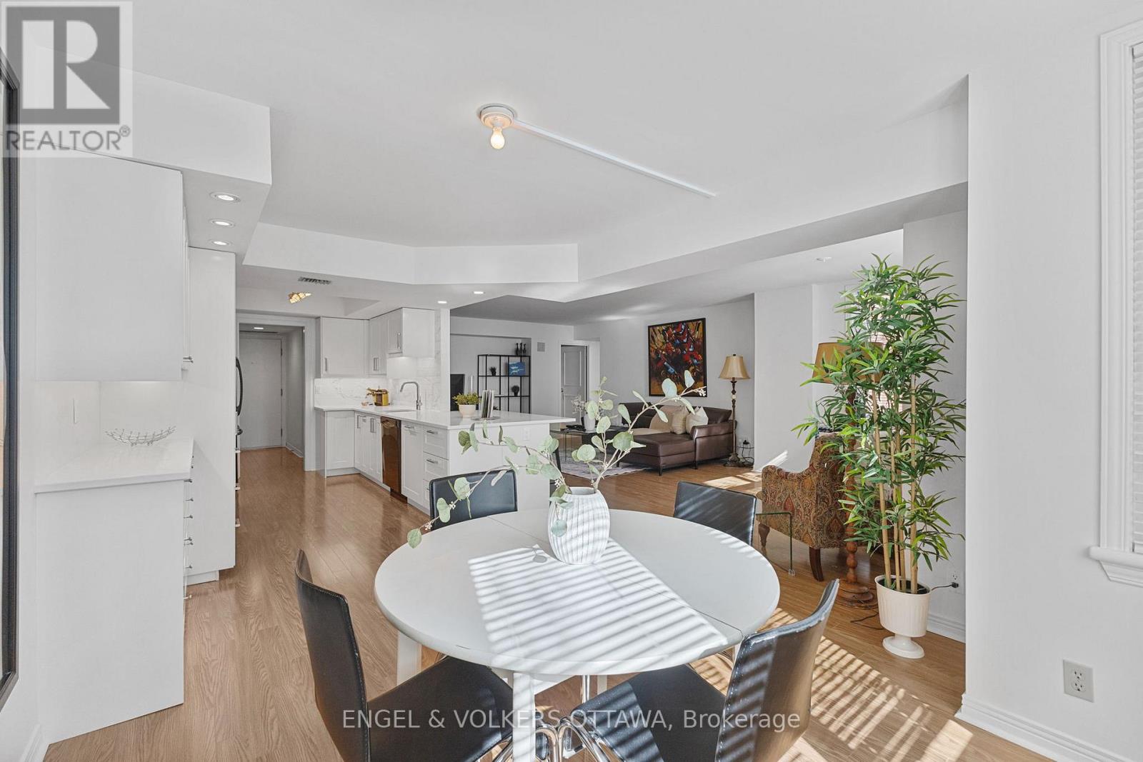 206 - 205 Somerset Street W, Ottawa, Ontario  K2P 0J1 - Photo 12 - X12953548