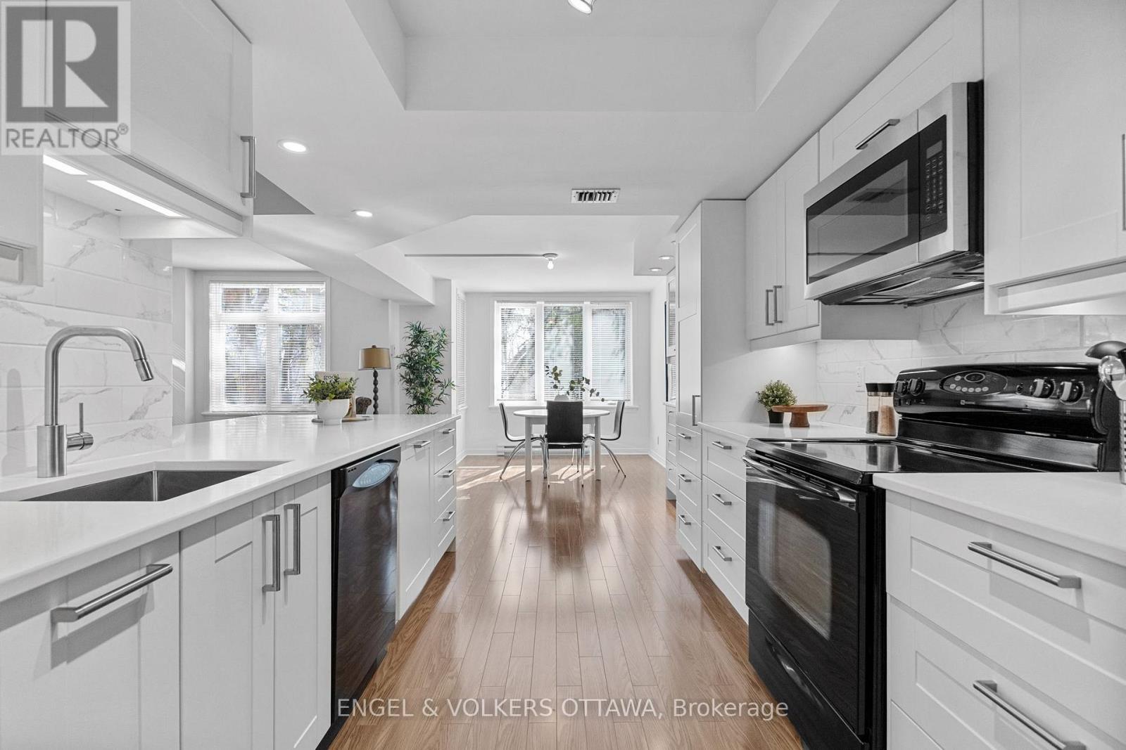 206 - 205 Somerset Street W, Ottawa, Ontario  K2P 0J1 - Photo 3 - X12953548