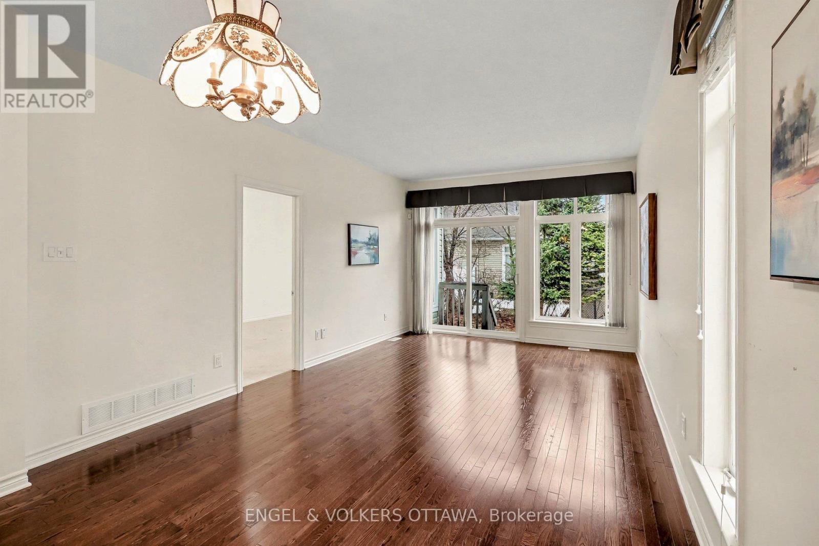 257 Bulrush Crescent, Ottawa, Ontario  K1T 0E5 - Photo 10 - X12953560