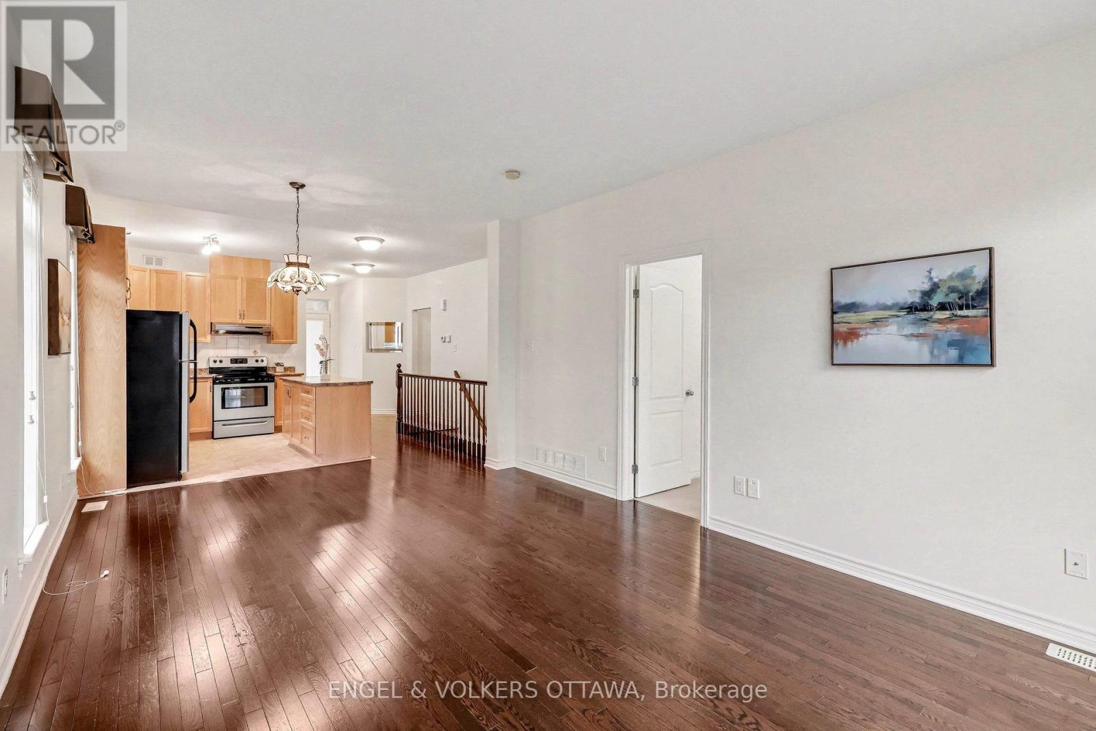 257 Bulrush Crescent, Ottawa, Ontario  K1T 0E5 - Photo 11 - X12953560