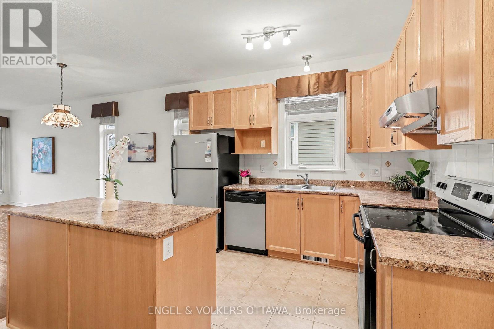 257 Bulrush Crescent, Ottawa, Ontario  K1T 0E5 - Photo 14 - X12953560