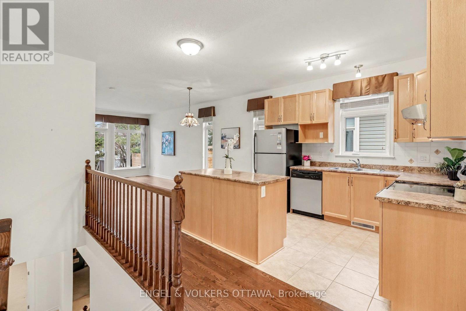 257 Bulrush Crescent, Ottawa, Ontario  K1T 0E5 - Photo 15 - X12953560