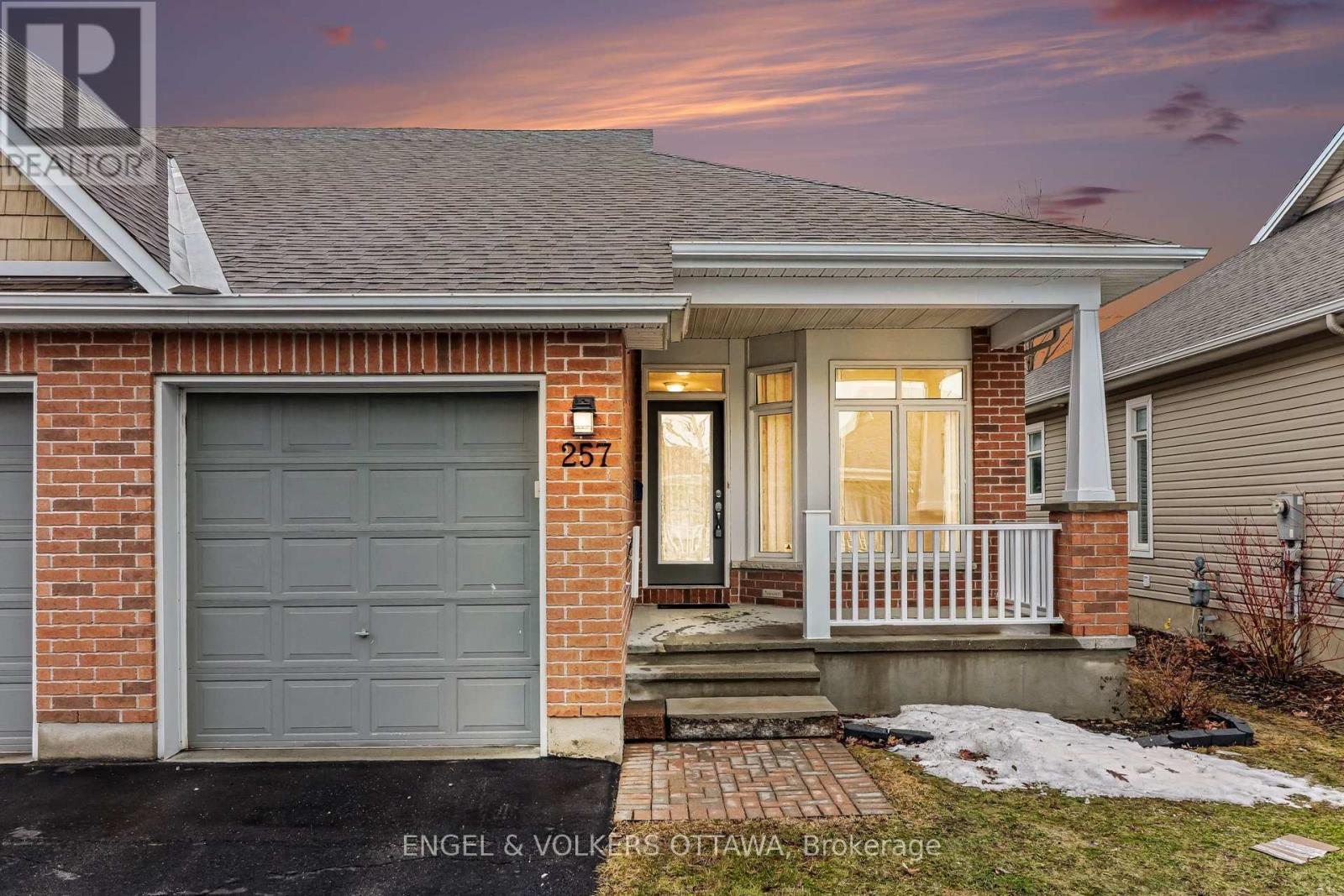 257 Bulrush Crescent, Ottawa, Ontario  K1T 0E5 - Photo 2 - X12953560
