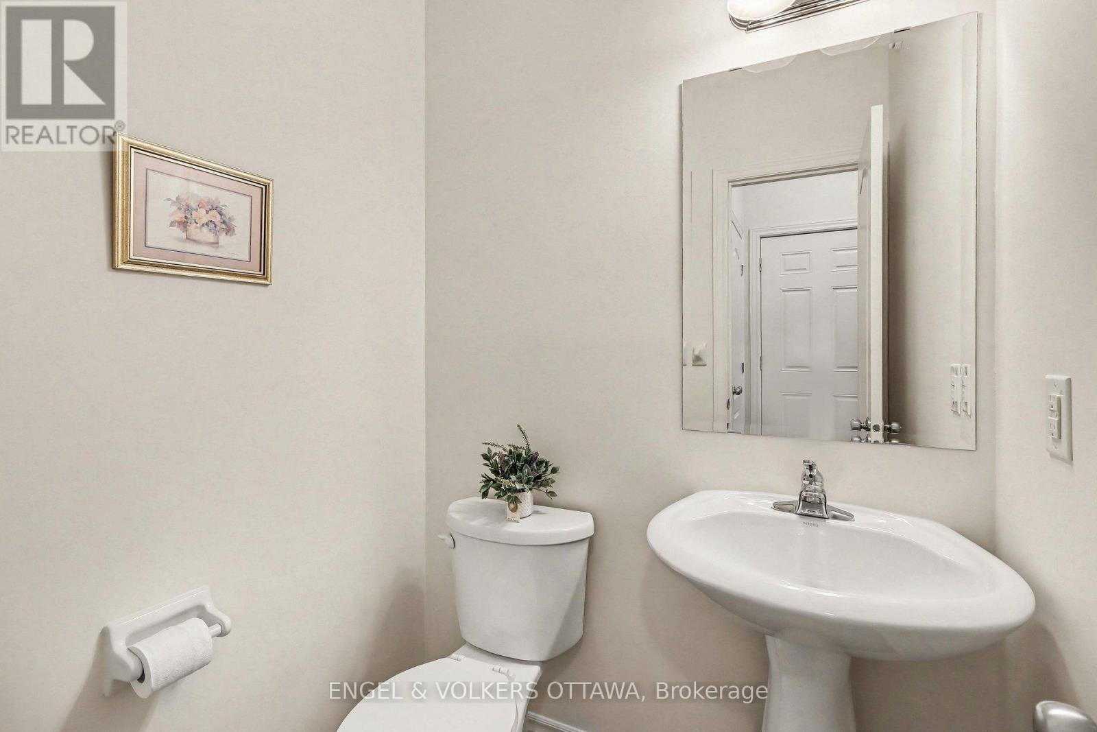 257 Bulrush Crescent, Ottawa, Ontario  K1T 0E5 - Photo 6 - X12953560